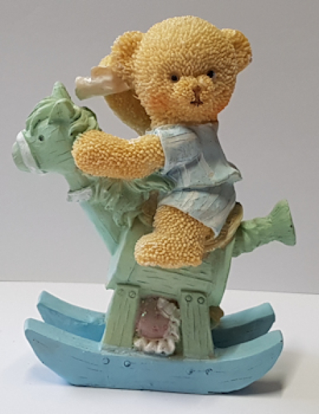 Dekofigur Babybär mit Schaukelpferd Michaelis - Bastelstube